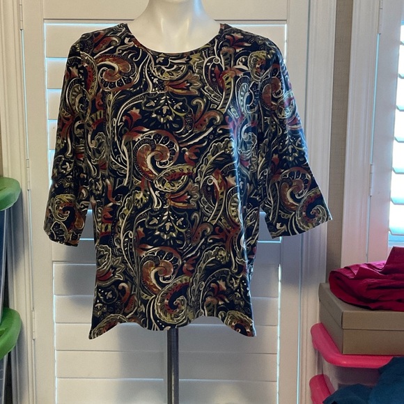 Chic Paisley Women's Blouse - Picture 1 of 7